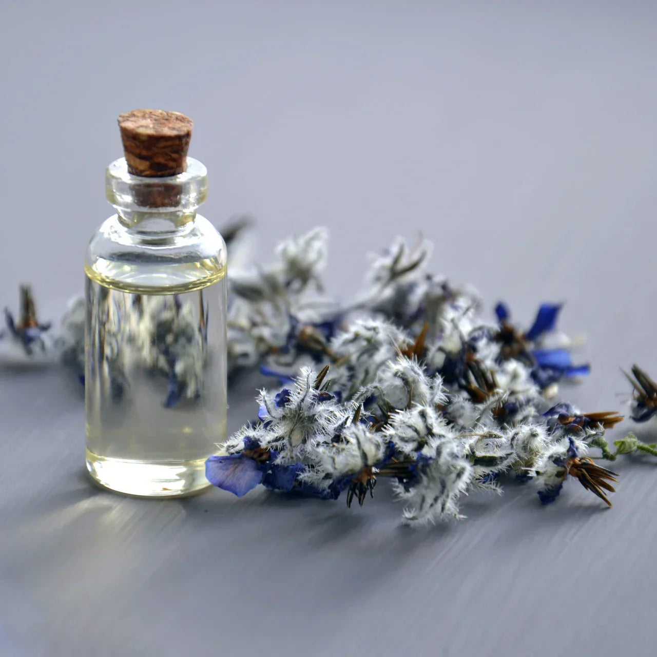 How Aromatherapy Can Improve Your Living Space and Mood
