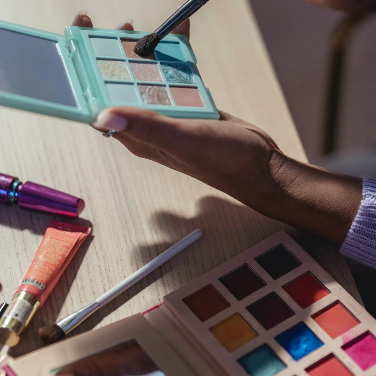 Trend Alert: Exploring The Latest Makeup Techniques and Styles